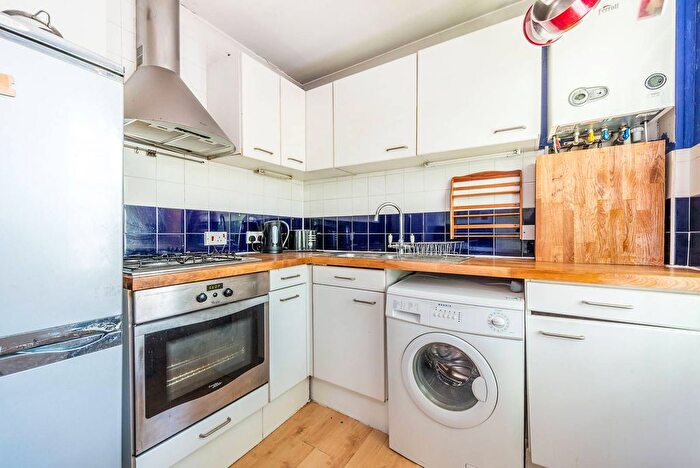 2 Bedroom Flat To Rent In Aldridge Road Villas, Notting Hill, London, W11