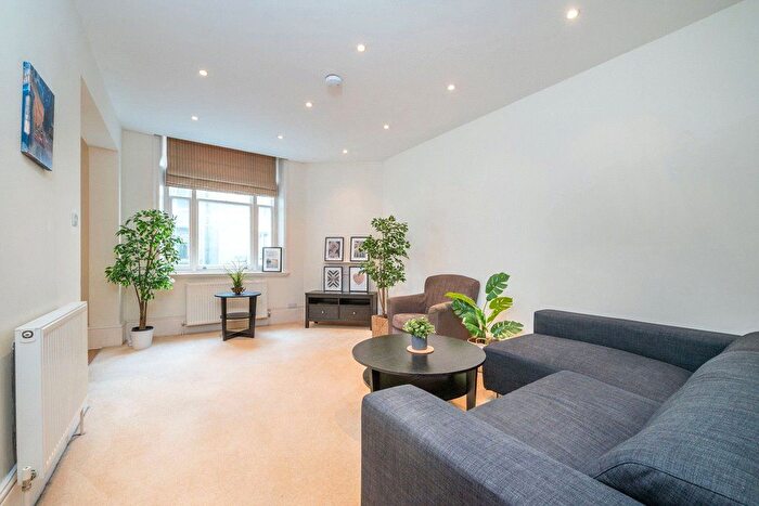 1 Bedroom Flat To Rent In St. Martin's Lane, Covent Garden, London, WC2N