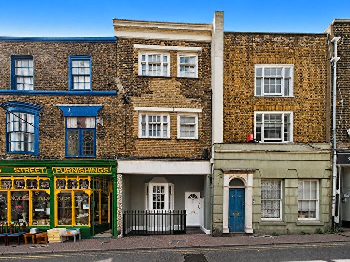 1 Bedroom Flat For Sale In High Street, Ramsgate, CT11