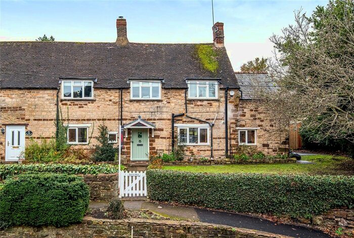 4 Bedroom Semi-Detached House For Sale In High Street, Blisworth, Northamptonshire NN7