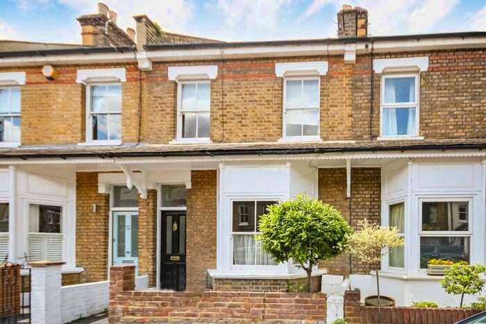 2 Bedroom Property To Rent In Avenue Road, Hampton TW12