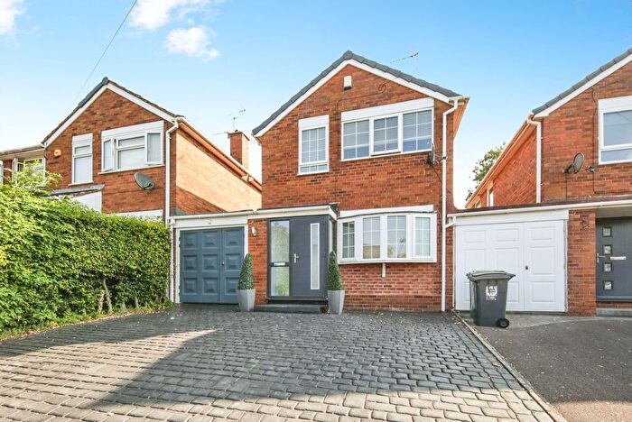 3 Bedroom Detached House For Sale In Coleshill Road, Sutton Coldfield, West Midlands, B76