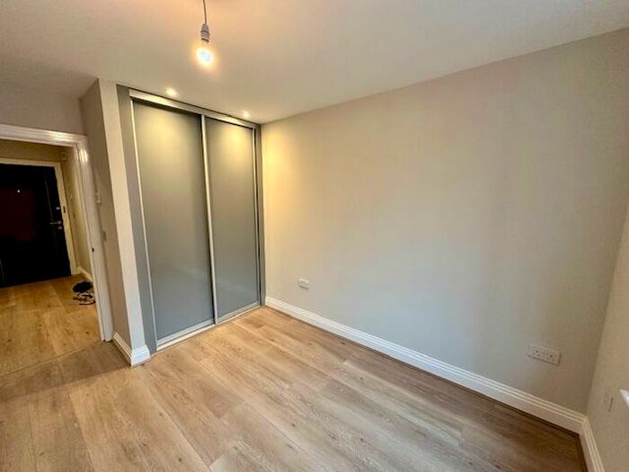 2 Bedroom Apartment To Rent In Crown Lane, Maidenhead, SL6