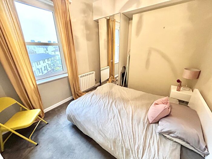 2 Bedroom Apartment To Rent In South Parade, Southsea, PO4
