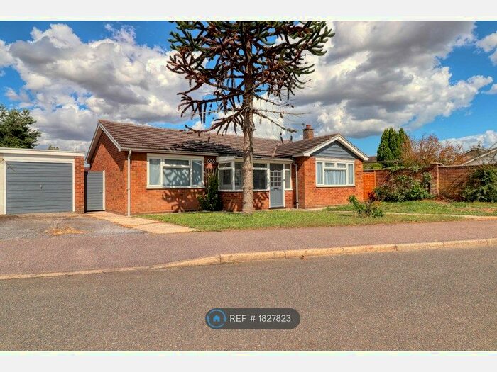 3 Bedroom Bungalow To Rent In Deal Way, Brightlingsea, Colchester, CO7