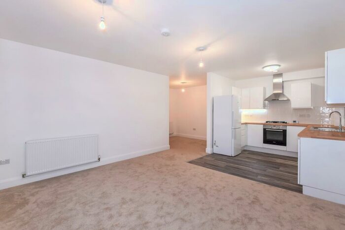 2 Bedroom Apartment To Rent In Queen Street Horsham, RH13