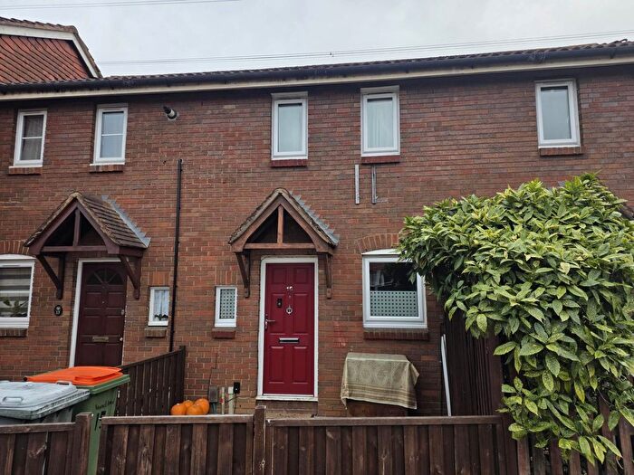 2 Bedroom Semi-detached House To Rent In Dunnock Road, London, E6