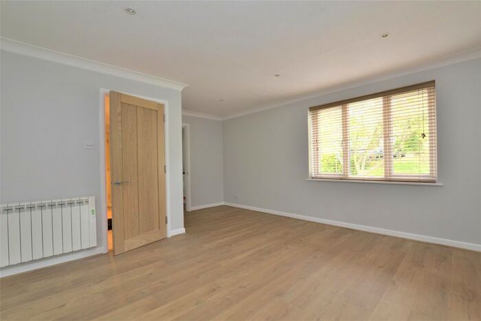 2 Bedroom Flat To Rent In Kimber Close, Wheatley, Oxford, OX33