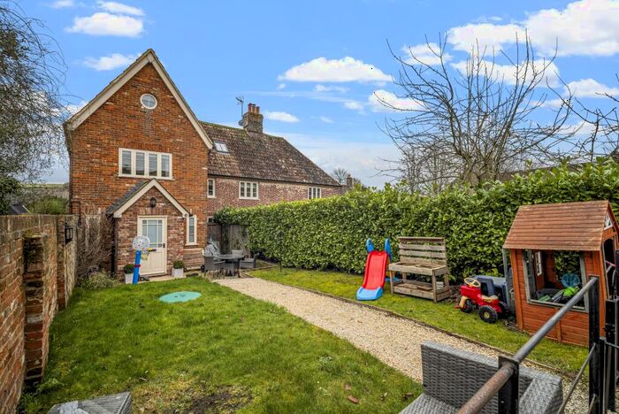 3 Bedroom Semi-Detached House To Rent In Shroton, DT11