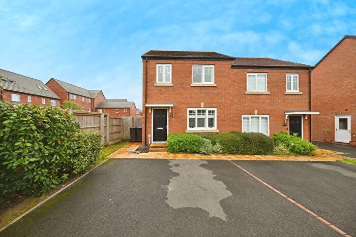 3 Bedroom Semi-detached House For Sale In Howden Close, Houlton, CV23