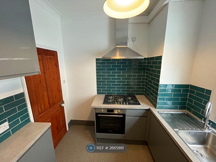 1 Bedroom Flat To Rent In Fox Hill, London, SE19
