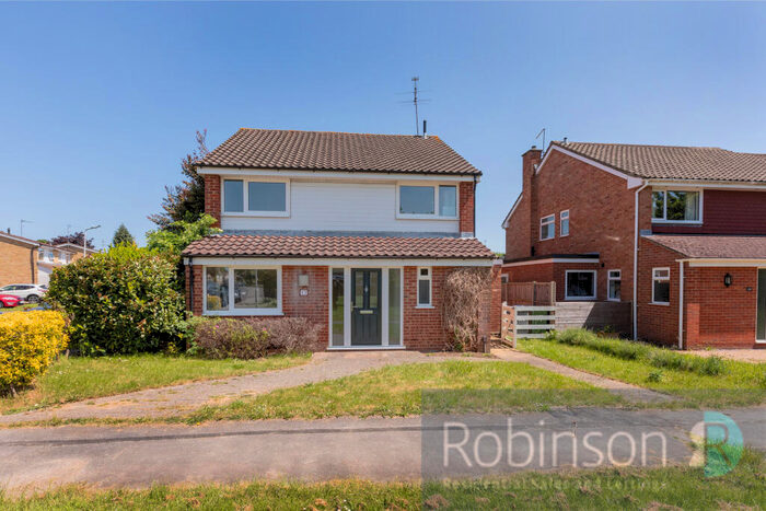 5 Bedroom Detached House To Rent In Lambourne Drive, Maidenhead, Berkshire, SL6