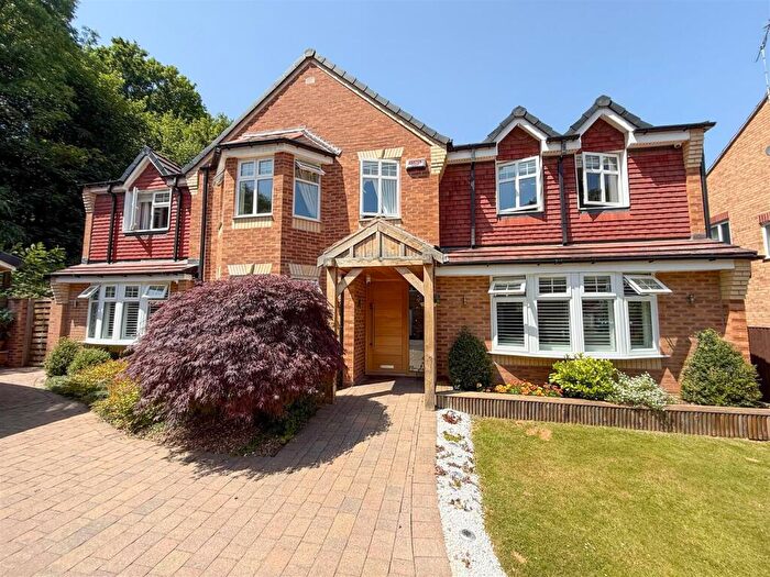 6 Bedroom Detached House For Sale In Northwood Drive, Wadsley Park Village, S6
