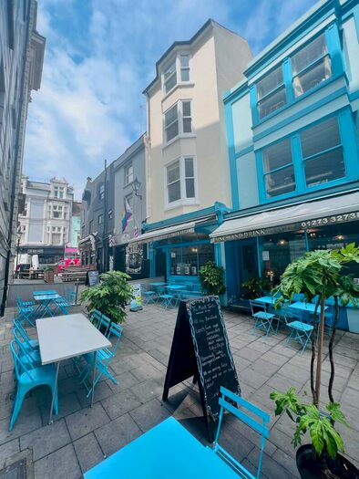 4 Bedroom Apartment To Rent In Pool Valley, Brighton, BN1