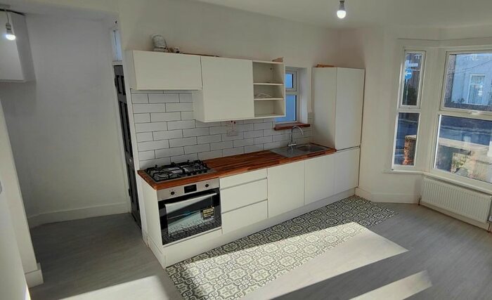 2 Bedroom Flat To Rent In St. Georges Road, Leyton, London, E10