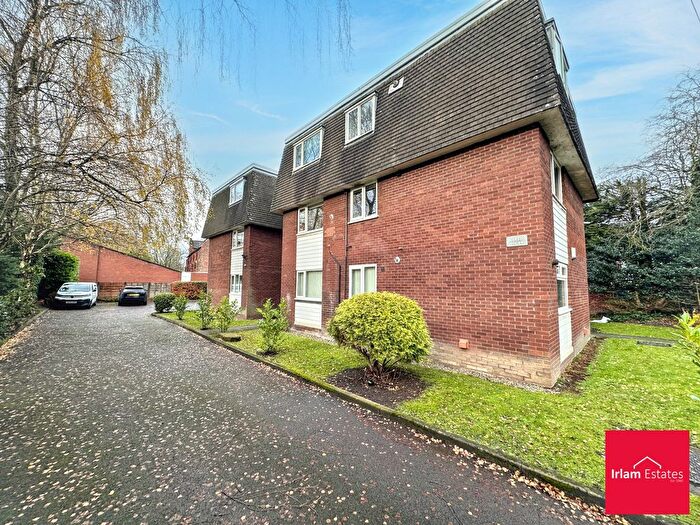 2 Bedroom Flat To Rent In Egerton Court, Glen Avenue, Worsley, Manchester, M28