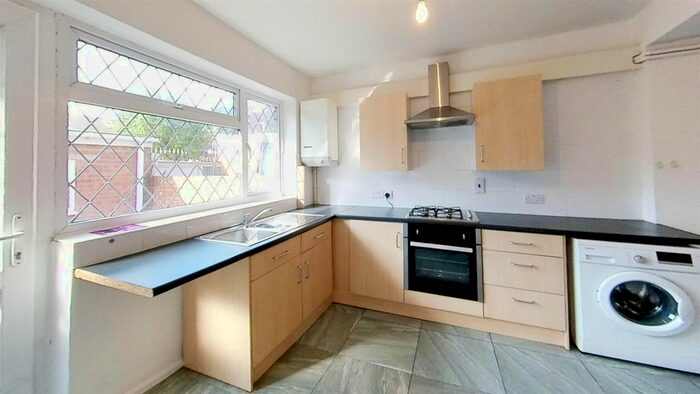 2 Bedroom Terraced House To Rent In Cleave Avenue, Hayes, UB3