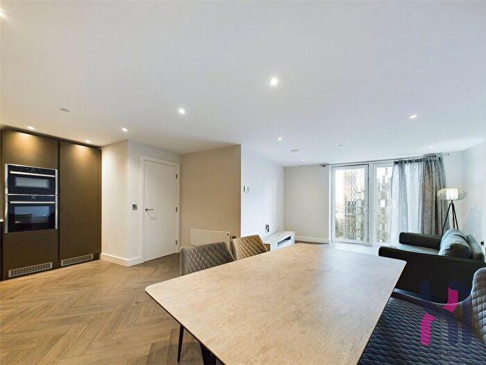 2 Bedroom Flat To Rent In ., Castlewharf, A Chester Road, Manchester, M15