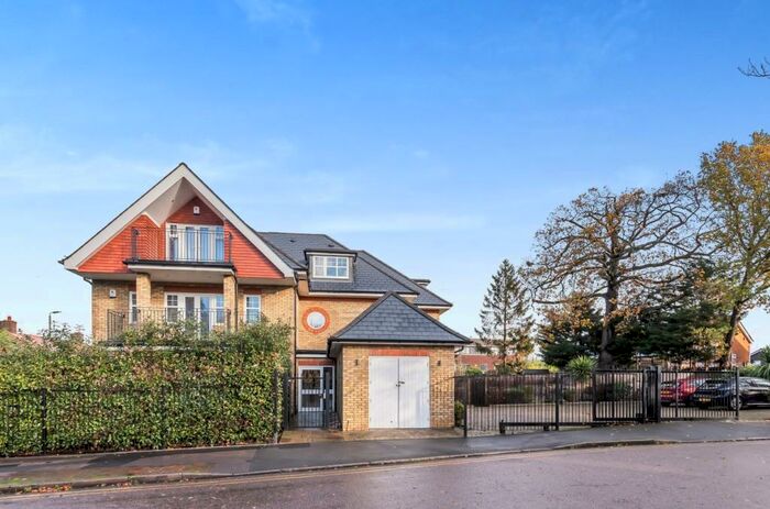 2 Bedroom Flat To Rent In Elmstead Lane Chislehurst, BR7