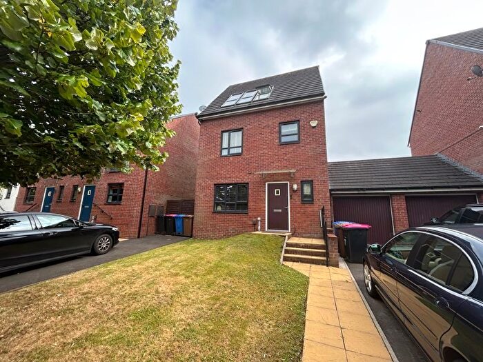 4 Bedroom Detached House To Rent In Harrison Street, Salford, M7