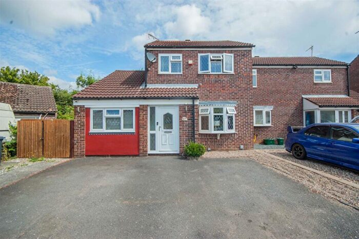 4 Bedroom Link Detached House For Sale In Boleyn Way, Boreham, Chelmsford, CM3