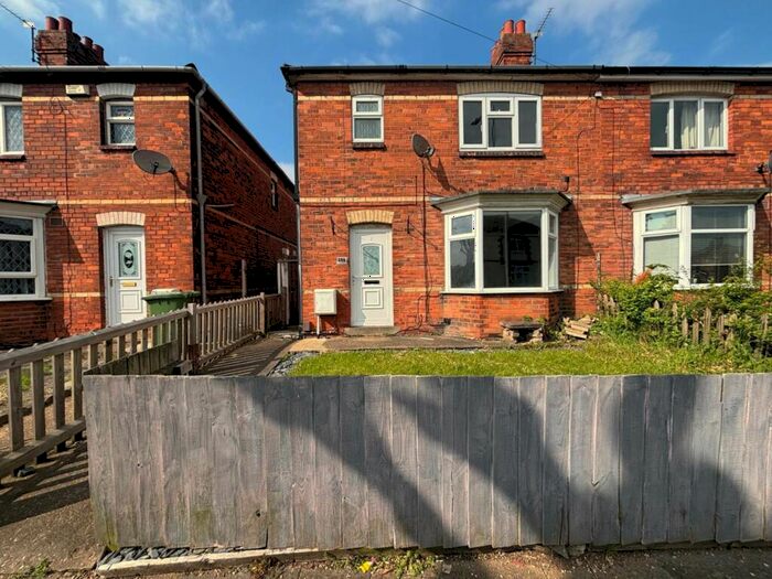 3 Bedroom Semi-Detached House To Rent In Available Now Bedroomed Family Home, DN33