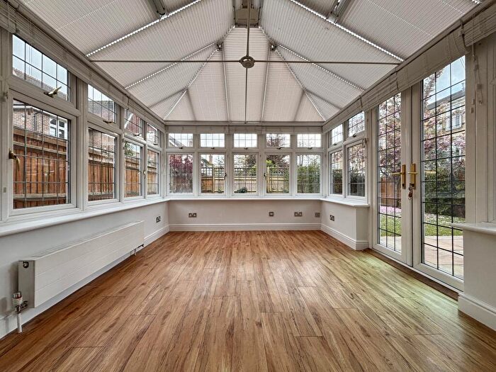 6 Bedroom Detached House To Rent In Wagtail Walk, BR3