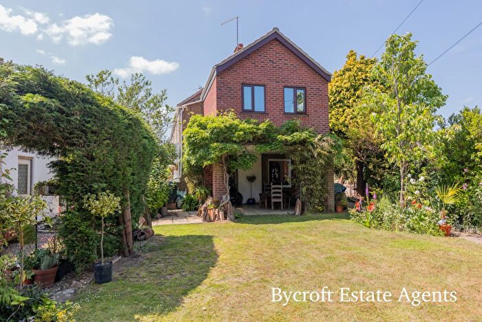 4 Bedroom Semi-detached House For Sale In Martham Road, Hemsby, NR29