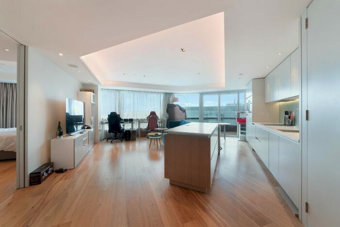 1 Bedroom Flat To Rent In Canaletto Tower, City Road, London, EC1V