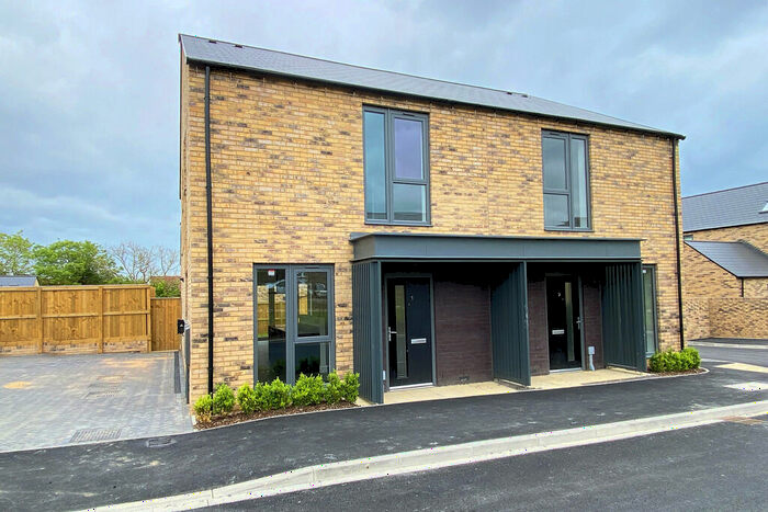 3 Bedroom Semi-Detached House To Rent In Ladybower Chase, Harrogate, HG3