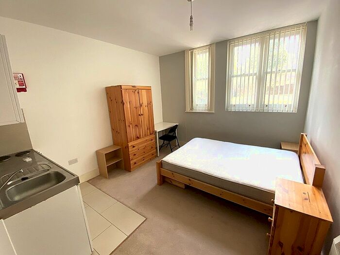 Studio To Rent In Aylward Street, Portsmouth, PO1