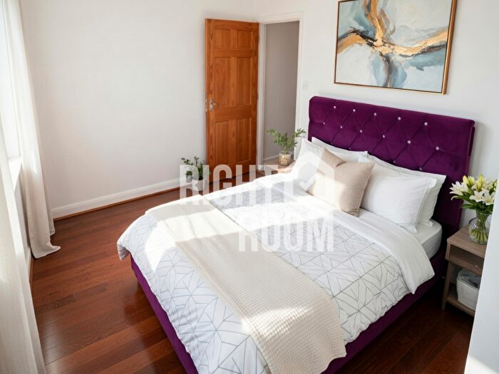 2 Bedroom Detached House To Rent In Two Bedroom House, Victoria Terrace, NG2