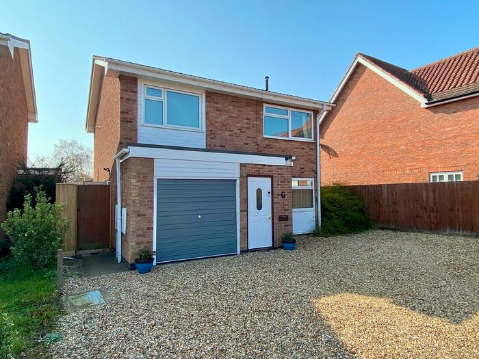 3 Bedroom Detached House For Sale In The Oaklands, Collingham, Newark, NG23