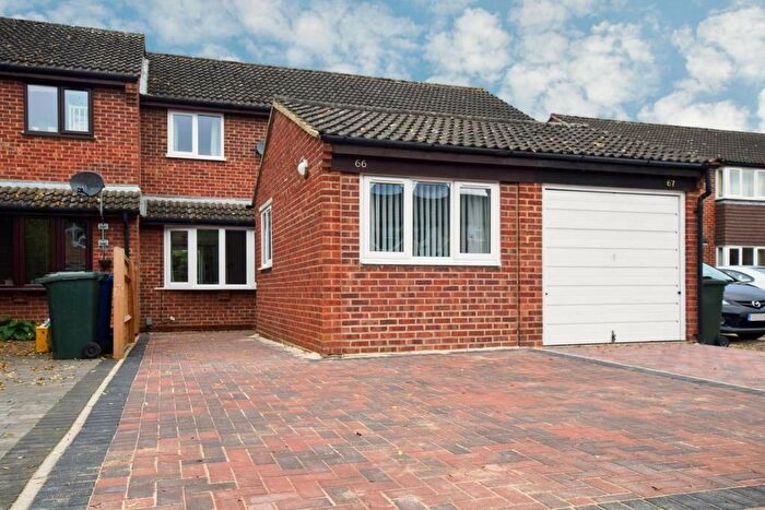 4 Bedroom Terraced House To Rent In Shannon Road, Bicester, Oxfordshire, OX26