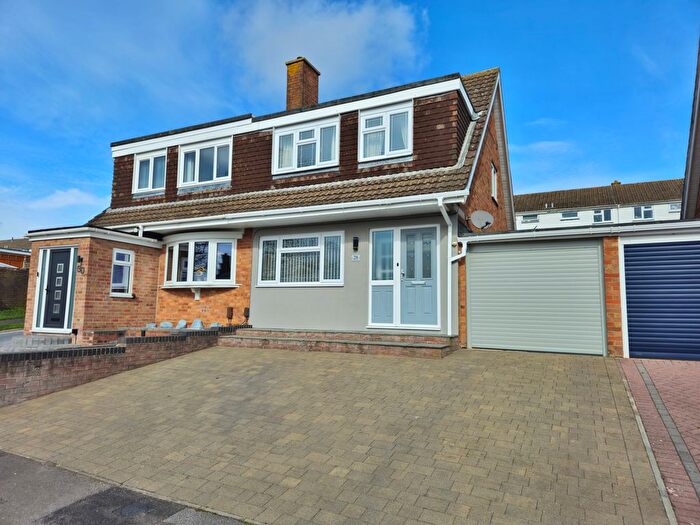 3 Bedroom Semi-Detached House For Sale In Froxfield Gardens, Portchester, PO16