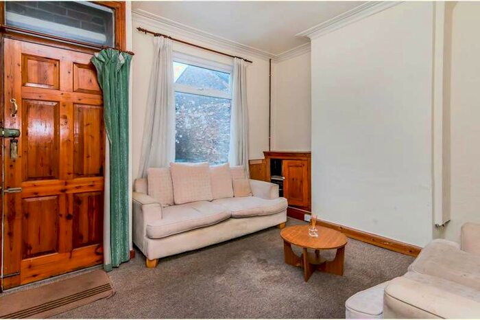 2 Bedroom Apartment To Rent In Test Street, Test Town, RG40