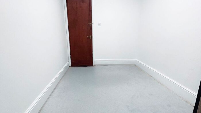 1 Bedroom Flat To Rent In West Ham Lane, London, E15