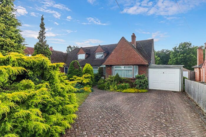 4 Bedroom Semi-Detached House For Sale In Bellingdon, Chesham Bucks, Buckinghamshire, HP5