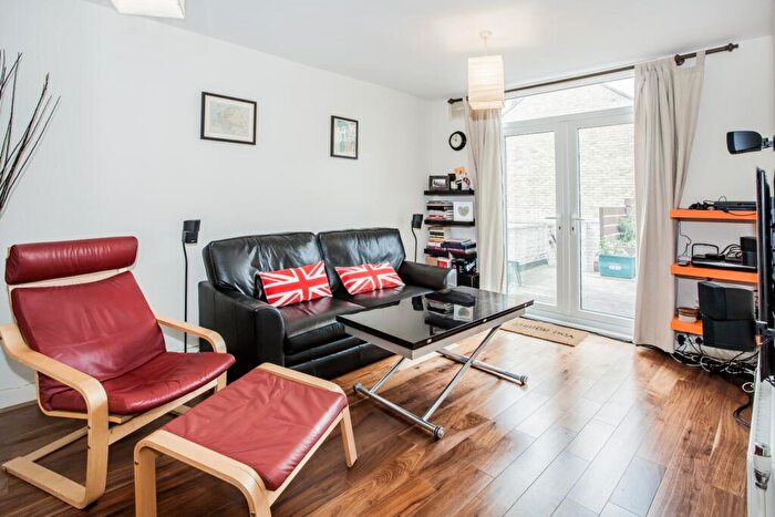2 Bedroom Duplex To Rent In Ivy Street, Shoreditch, N1