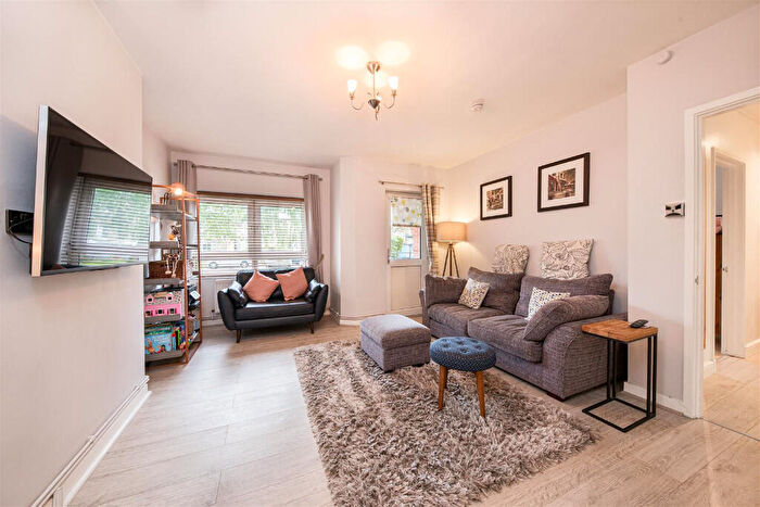 2 Bedroom Flat For Sale In South End Close, London, NW3