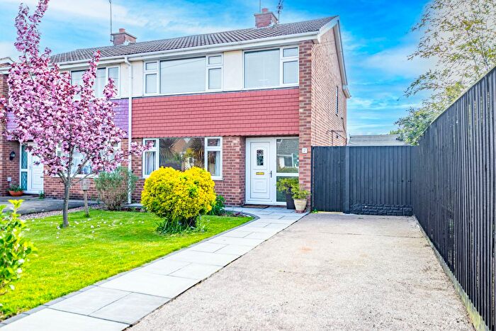3 Bedroom Semi-Detached House For Sale In Brackenhill Avenue, Selby, North Yorkshire, YO8