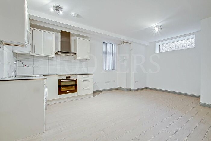 Studio To Rent In Park Road, Wembley, HA0