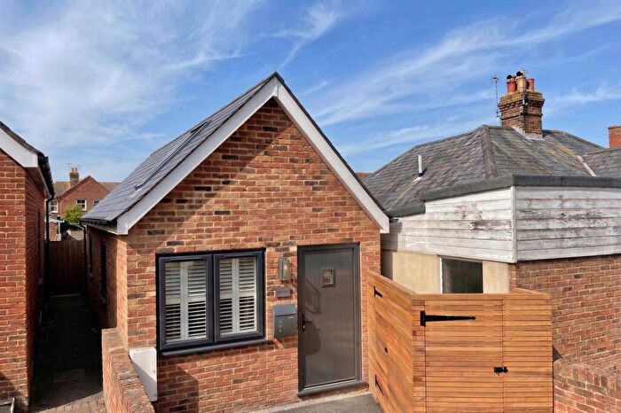 1 Bedroom Detached House To Rent In Canada Road, Walmer, Deal, CT14