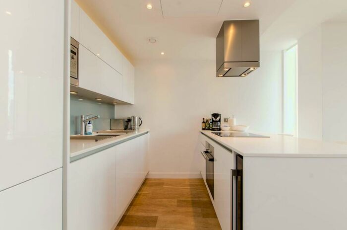 3 Bedroom Flat To Rent In Avantgarde Place, Shoreditch, London, E1