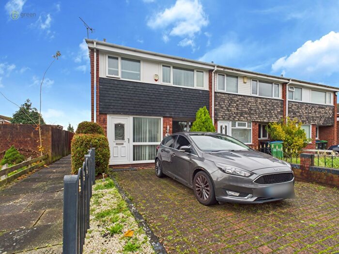 3 Bedroom End Terrace House For Sale In Templemore Drive, Great Barr, Birmingham, B43