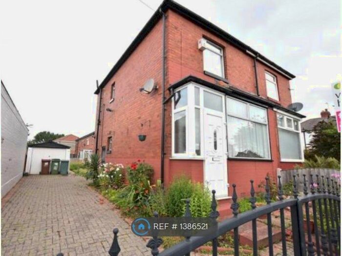 2 Bedroom Semi-Detached House To Rent In Tyas Grove, Leeds, LS9