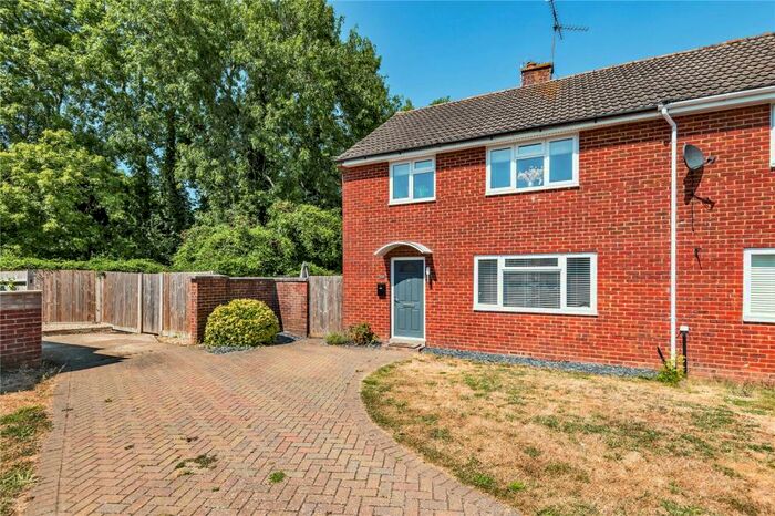 3 Bedroom House To Rent In Canal Close, RG29