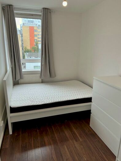 4 Bedroom Maisonette To Rent In The Quarterdeck, London, E14