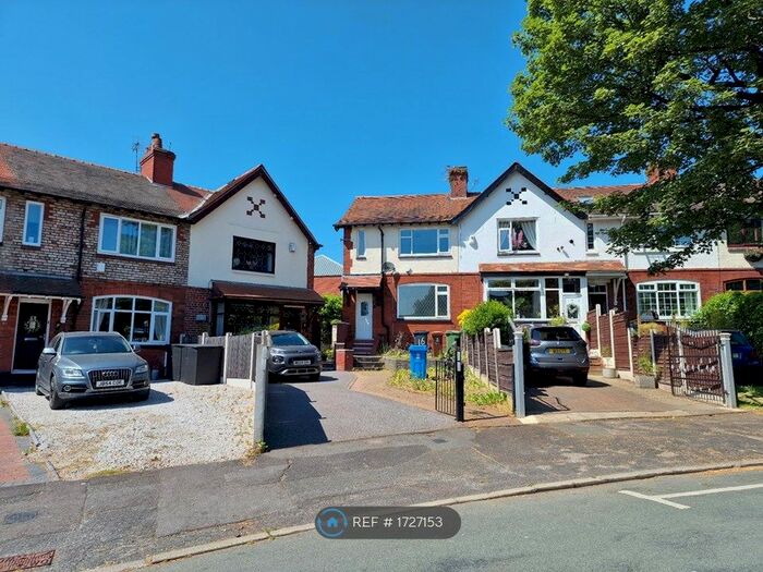 2 Bedroom Semi-Detached House To Rent In Green Lane, Oldham, OL8