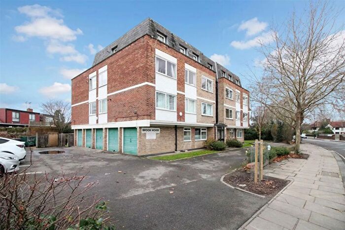 1 Bedroom Flat For Sale In London Road, Twickenham, TW1